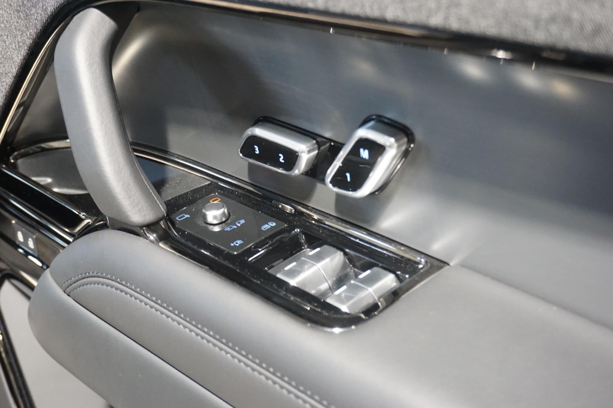 Land Rover Range Rover Sport 3.0 D300 MHEV Dynamic SE SUV 5dr Diesel Auto 4WD Euro 6 (s/s) (300 ps)